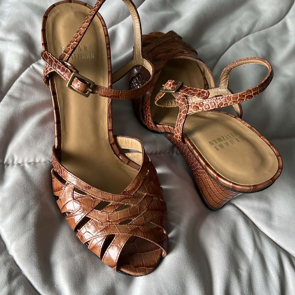 Stuart Weitzman Tan Croc-Pattern Wedges - Picture 4 of 13